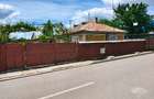 Casa + anexe gospodaresti cu teren de 1000 mp - 1