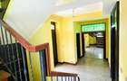 VANZARE VILA 8 CAMERE 652 mp teren zona Sisesti Sector 1 - 10