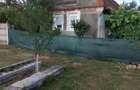 De vânzare: Proprietate cu 2 case și teren generos de 2900 mp – Sanovița - 2