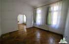 Apartament cu 4 camere  de vanzare, Ultracentral,  Kogalniceanu, curte si pod - 1