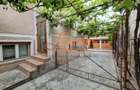 Proprietate individuala-3 apartamente,spatiu comercial,garaje,gradina,curte - 2