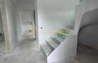Vila P+1 cu 4 camere - 2 bai { Popesti Leordeni } - 2