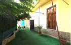 Apartament in vila, 4 camere, intrare separata, curte proprie, vizavi de Parcul  - 13