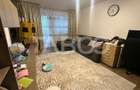 Apartament 4 camere decomandat 2 bai pivnita zona Strand Sibiu - 1
