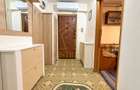 Apartament 3 camere de vanzare, decomandat, zona Lipovei