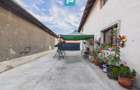Casă P+E cu două apartamente, zona Drăgășani - 16