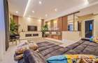 Apartament de LUX decomandat cu 2 Camere 70 mp - Parcare Privata - Palazu Mare