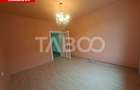 Apartament la casa de vanzare 2 camere garaj curte comuna cu 2 vecini - 1