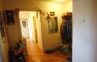 Apartament 3 camere, decomandat, centrala proprie, 3 minute de Mall