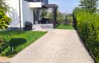 Casă de vânzare tip duplex  - 2
