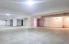 Vitan- Mall Auchan- suprafata 428 mp - pret 795 .000 euro+- chirias pe 5 ani