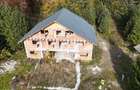 Pensiune 16 camere, teren 7000mp, Valea Avrigului - 5