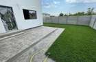 Duplex cu 4 camere si mansarda. Curte 250 mp. Comision 0 - 5