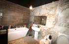 Casa pe strada Lozoveni - 12