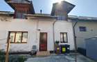 Casă cu 4 camere în curte comună