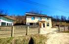 Casă cu teren generos în Dârmănești, Argeș-ideală pentru locuința sau afacere - 3