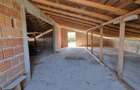 Se vinde casa la rosu, sat  Malaiesti jud. Prahova , pret 72000 euro negociabil - 15