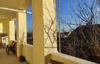 2 cam - zona Podgoria - la curte comuna