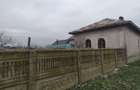Teren intravilan 1080 mp + casa demolabila Cosoveni
