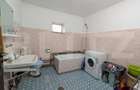 Casă individuala, 75 mp, teren 2180 mp, 2 fronturi stradale, zona Pucioasa - 13