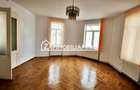 Casa 5 camere,3 băi,180 mp.teren 371 mp.Central - 1