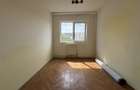 Apartament 3 camere, etaj 3, semidecomandat, centrala, P-ta Doina - 7