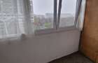 Piata Ramnicu Sarat - 3 camere decomandatE, 64 mp, balcon, etaj 5/10, metrou - 10