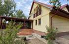 Casă de lemn pe malul lacului, Balotești — 7 camere - 9