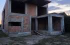 Casă la roșu, 520 mp utili, teren 1.585 mp Strejnicu - 2