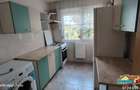 De vanzare apartament 2 camere etajul 3, Micro 40 - 3
