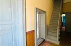 DE VANZARE CONAC  CU TEREN 8330  MP ZONA MELINESTI LA 20 KM CRAIOVA  DOLJ - 9