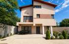 Vilă nouă de vânzare || P+1+M || 5 camere || 200 mp utili || 250 mp || Sector 4 - 3