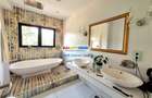 Vila stil florentin pe malul lacului,teren4043mp iesire la lac de 25ml - 28