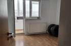 Malu Rosu ,se vine apartament cu trei camere ,pret  83000 euro - 4