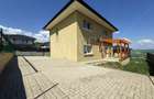 Casa 4 camere de vanzare in Dezmir - 2