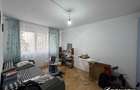Apartament cu 4 camere, decomandat, etaj 1/4, boxa, balcon