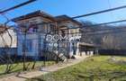 Vanzare casa D+P+1,  situata in comuna Capreni, sat Bulbuceni - 2
