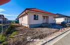Casă modernă 1 nivel 4 camere  - 500 mp teren - gard inclus - 4