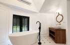 1 Mil. Euro - 350 Mp - Piscina - Mutare Imediata - 24