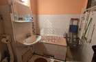 Apartament de vanzare cu 3 camere, centrala proprie, etaj 3, Lipovei - 9