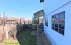 Două case în curte comună, 6 camere + 385 teren - zona semicentrală - 15
