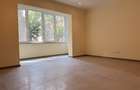 Apartament 3 camere, decomandat 70 mp utili, parter - Complexul Studentesc