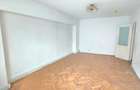 Apartament 3 camere decomandat, 2 bai, balcon inchis, centrala, etaj 1 - 1