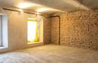 CASA SINGUR CURTE DE RENOVAT  cu teren 297 mp -ZONA PIATA UNIRII- comision 0% - 4