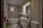 Vilă renovată P+1+M  | Foișor vitrat, grădină și jacuzzi - 25