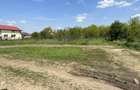 Teren intravilan in Crevedia, 3 loturi 650mp, 30000euro/lot, deschidere 20m - 1