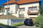 Vilă de închiriat cu 3 camere, grădină amenajată și garaj in Codlea - 4