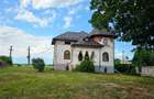 Judetul Prahova, in Poienarii Burchii, conac neoromanesc si teren 2.800 mp - 2