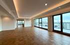 Penthouse cu 4 camere // terasă 70 mp / 200 mp / 3 parking / Straulesti