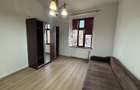 Apartament 2 camere,curte comuna/4 proprietari - 1